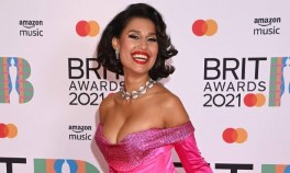 RAYE & POLYDOR AMICABLY ‘PART WAYS’ AFTER SINGER ACCUSED LABEL OF PREVENTING HER FROM RELEASING NEW ALBUM